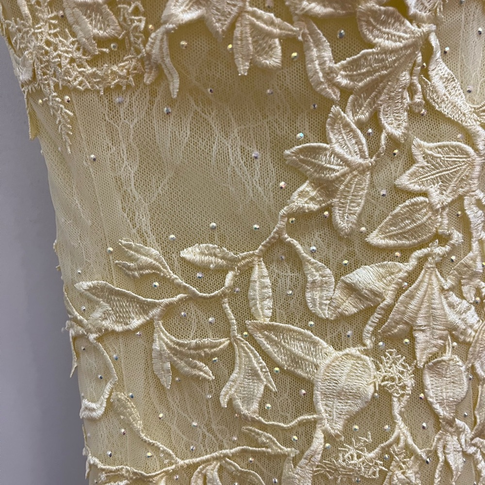 Sherri Hill Butter Yellow Fairy Dress  Rhinestone Floral Lace  Size 00 - Picture 10 of 11